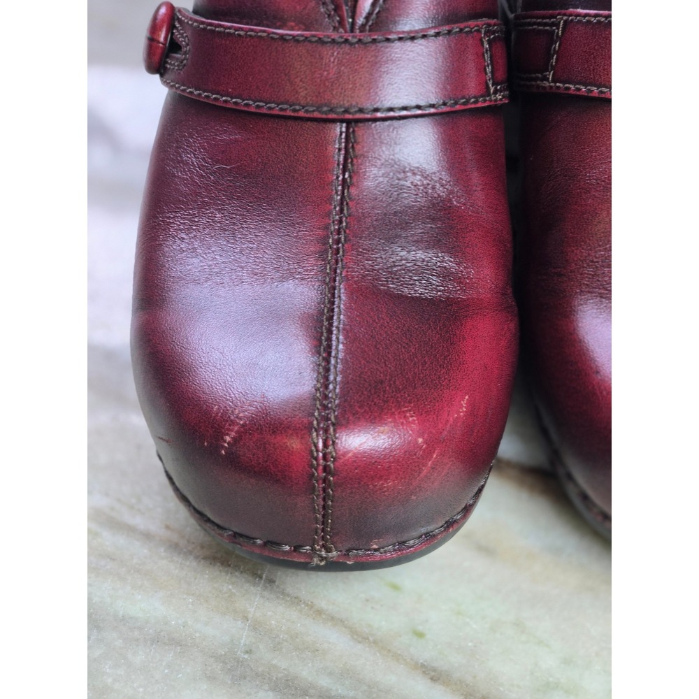 Dansko Burgundy Red Burnished Leather Clogs Button Strap Block Heel 37 Work - Picture 11 of 11